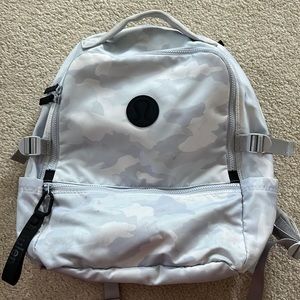 Lululemon grey camo bag